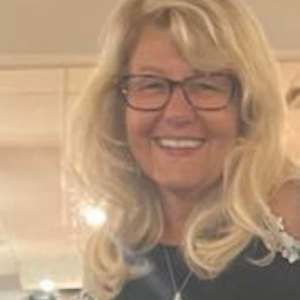 Meet your Posher, Carolyn